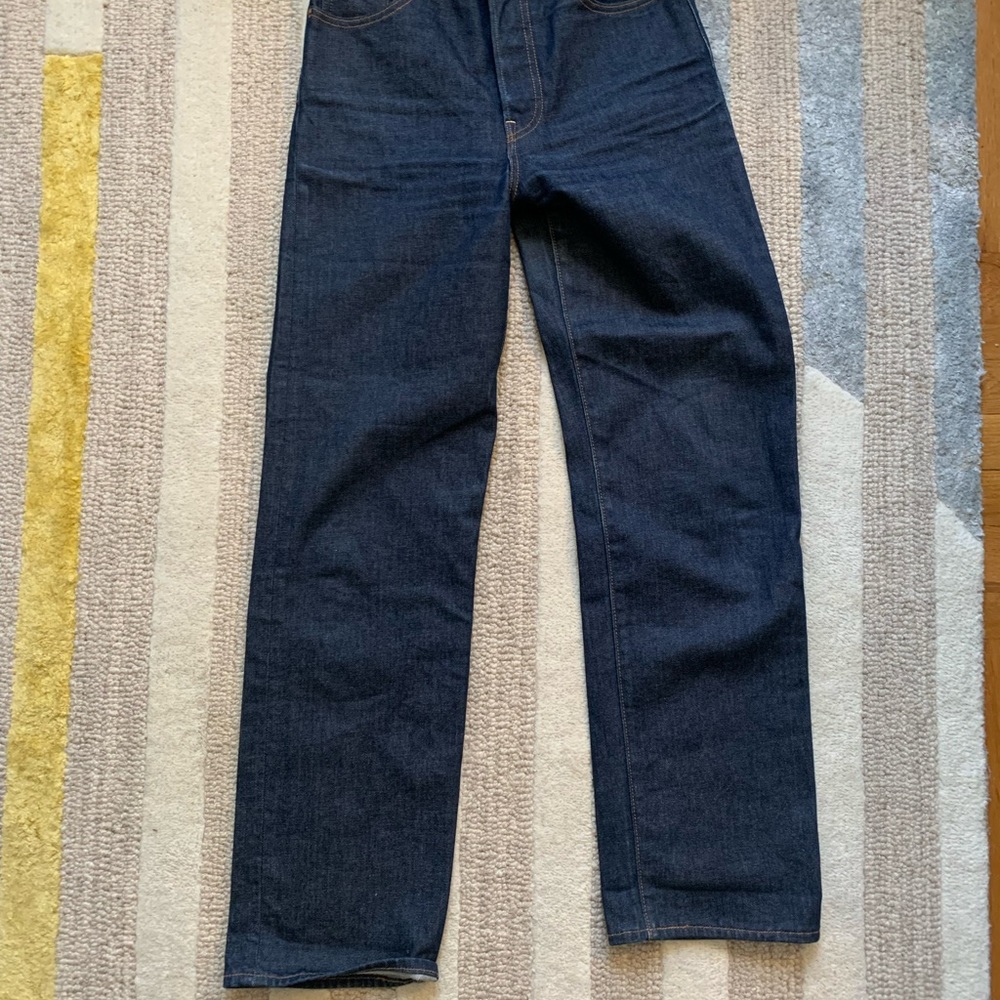 Levis premium ribcage straight jeans Size 28